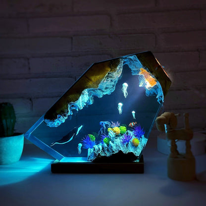 Humpback Whale & Jellyfish Resin Night Light: Ocean-Themed Epoxy Lamp